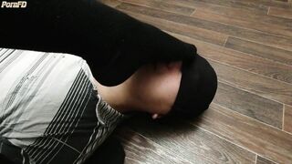 Slave Kisses Legs Knee Socks and Masturbates