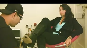 GoddessesFootboy - Gina Puppy Training I