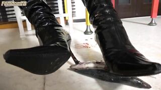 LF-1 - Japanese gorgeous woman crushes food with boots and feed slave by feet