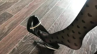 SHOEPLAY FETISH BLACK NYLON