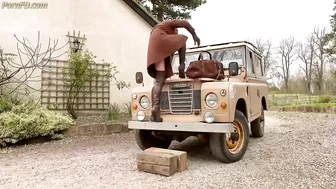 Miss Hybrid - Lady Of The Manor