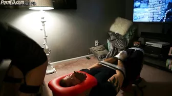 GoddessAmirha - First time eating - (feeding only)