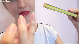 Long nails scratching