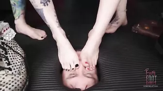 Bratty Foot Girls - Dacey _ Scarlett - Facebox of Horror 4