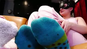 Filth Fetish Studios - Virgin Foot SlaveTEEN FEET SMOTHER- Princess Sophia Winters...