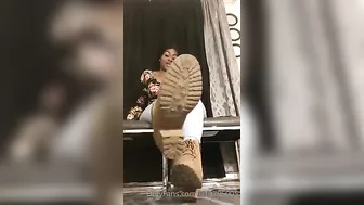 QueenSizeSexyFeet - These boots..... these socks peeeeyeeeeww_952 (@queensizesexyf...