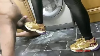 Sadistic Queens - Goddess Penelope - 1st Time Squish (HD 1080p MP4)