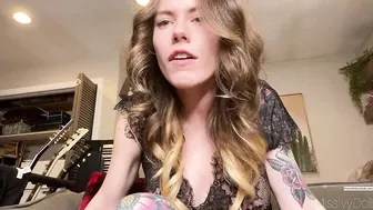 MissIvyDoll Ballbusting for Big Tits (Premium Plan)