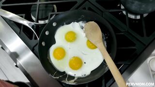 Eva Long - Breakfast And Head - PervMom