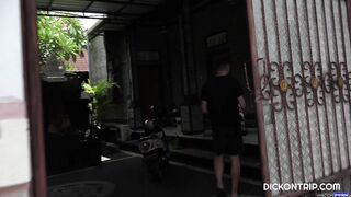 Foreign Shemale Bitch - DickOnTrip