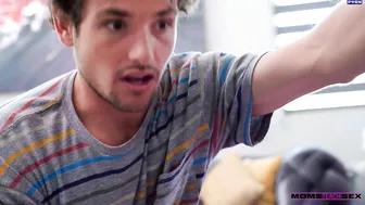 Krissy Lynn and Savannah Sixx - Working It Out With Mom - MomsTeachSex