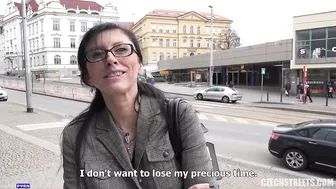 Veronika the Secretary - CzechStreets