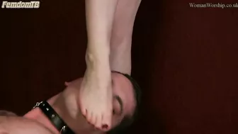 WomanWorship - Sophia Black - bed 3