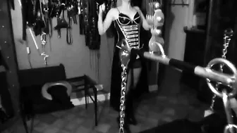 TheEnglishMansion - Dungeon - FloatingToy