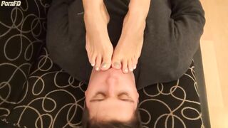 Foot Femdom - REA 636