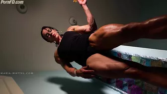 Maria Carolien Wattel The tallest beautiful female professional bodybuilder