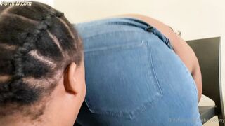 Tabby ebony fart