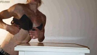 biceps girl 1