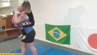 Amazon Anya plays with tiny girl