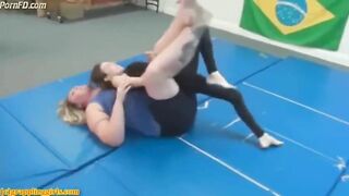 Amazon Anya plays with tiny girl