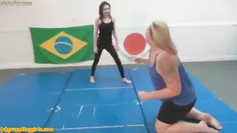 Amazon Anya plays with tiny girl