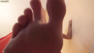 Rea - Under feet
