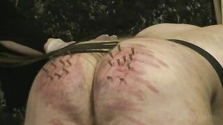Lady-Jenny Needles Into The Ass