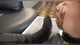 GIRLS FETISH BRAZIL shoe licking toilet flushing