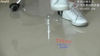 Chinese 小妮 Stan Smith