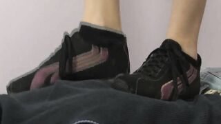 HeadUnderHeels - ele1102152