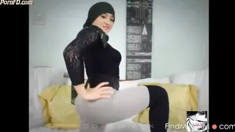 Hijab Girl Muna Twerk Cam