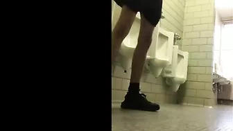 College bathroom cum