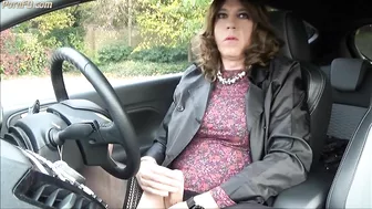 Alison wanking in Sainsburys car park at Locksbottom