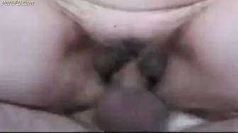 Haarige Reife reitet gerne