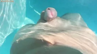 Hands free cumshot swimming pool