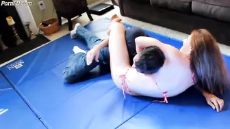 Scary headscissor knockouts