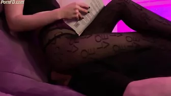 Mistress Sofi in Nylon Tights Full-Weight Facesitting while Reading a Book