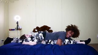Girlfriend vs boyfriend wrestling headscissor challenge
