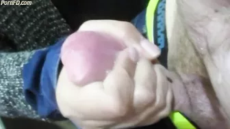 Amateur handjob cumshot