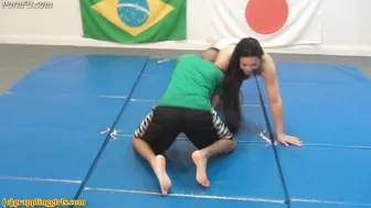 Chinglan scissors 2 weak guys with her powerful thighs