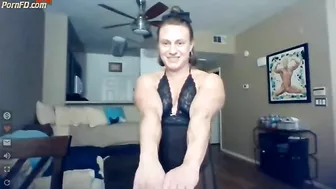 Thick Muscle woman webcam