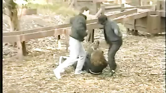 woman vs many man in the park