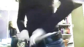 brunette w lint roller