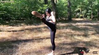 Katka ballbust and crush a mans groin